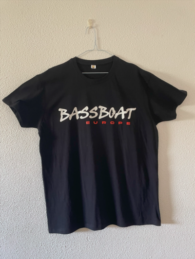 T-SHIRT BASS BOAT