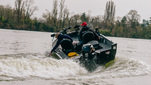 Tracker Pro Guide V16SC bateau de pêche en aluminium type bass boat