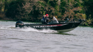 Tracker Pro Guide V16SC bateau de pêche en aluminium type bass boat