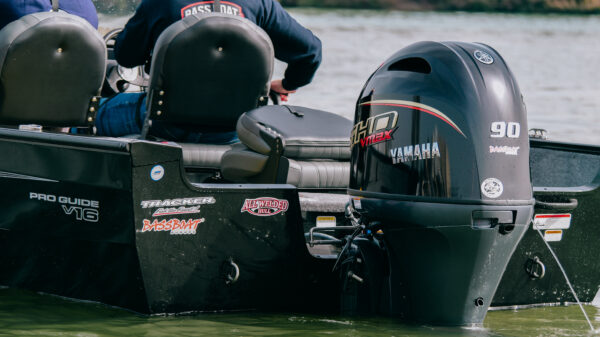 Tracker Pro Guide V16SC bateau de pêche en aluminium type bass boat