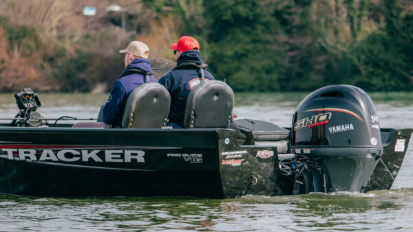 Tracker Pro Guide V16SC bateau de pêche en aluminium type bass boat