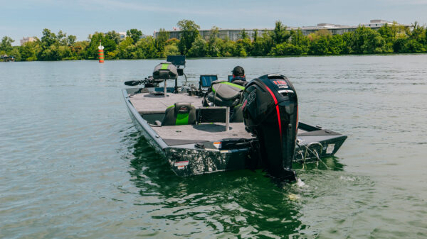 Ranger RT188 bateau de peche
