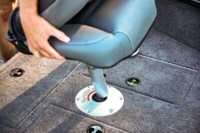 TRACKER SUPER GUIDE V-16 SC – Image 9