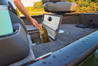 TRACKER SUPER GUIDE V-16 SC – Image 5