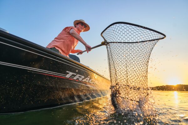 TRACKER SUPER GUIDE V-16 SC – Image 4