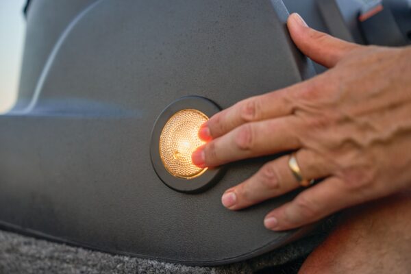 TRACKER SUPER GUIDE V-16 SC – Image 16