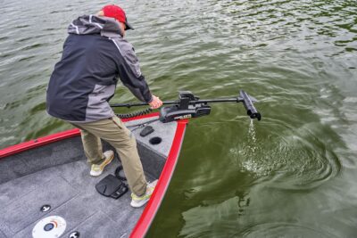 TRACKER SUPER GUIDE V-16 SC – Image 13