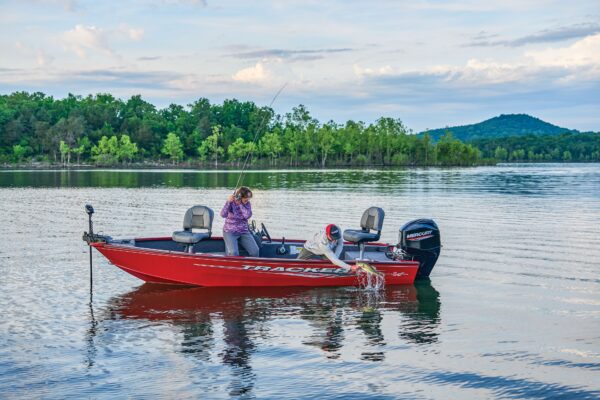 TRACKER SUPER GUIDE V-16 SC – Image 15