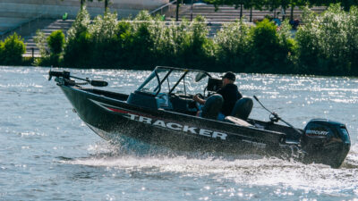 TRACKER PRO GUIDE V-16 WT