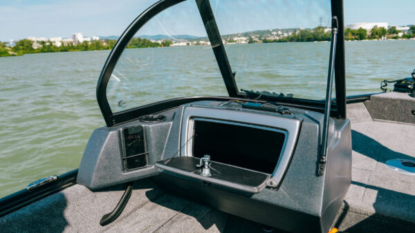 TRACKER PRO GUIDE V-16 WT – Image 8