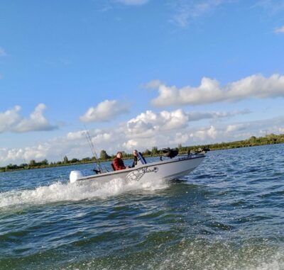 Orka Whale 475 SC bateau de pêche aux carnassiers